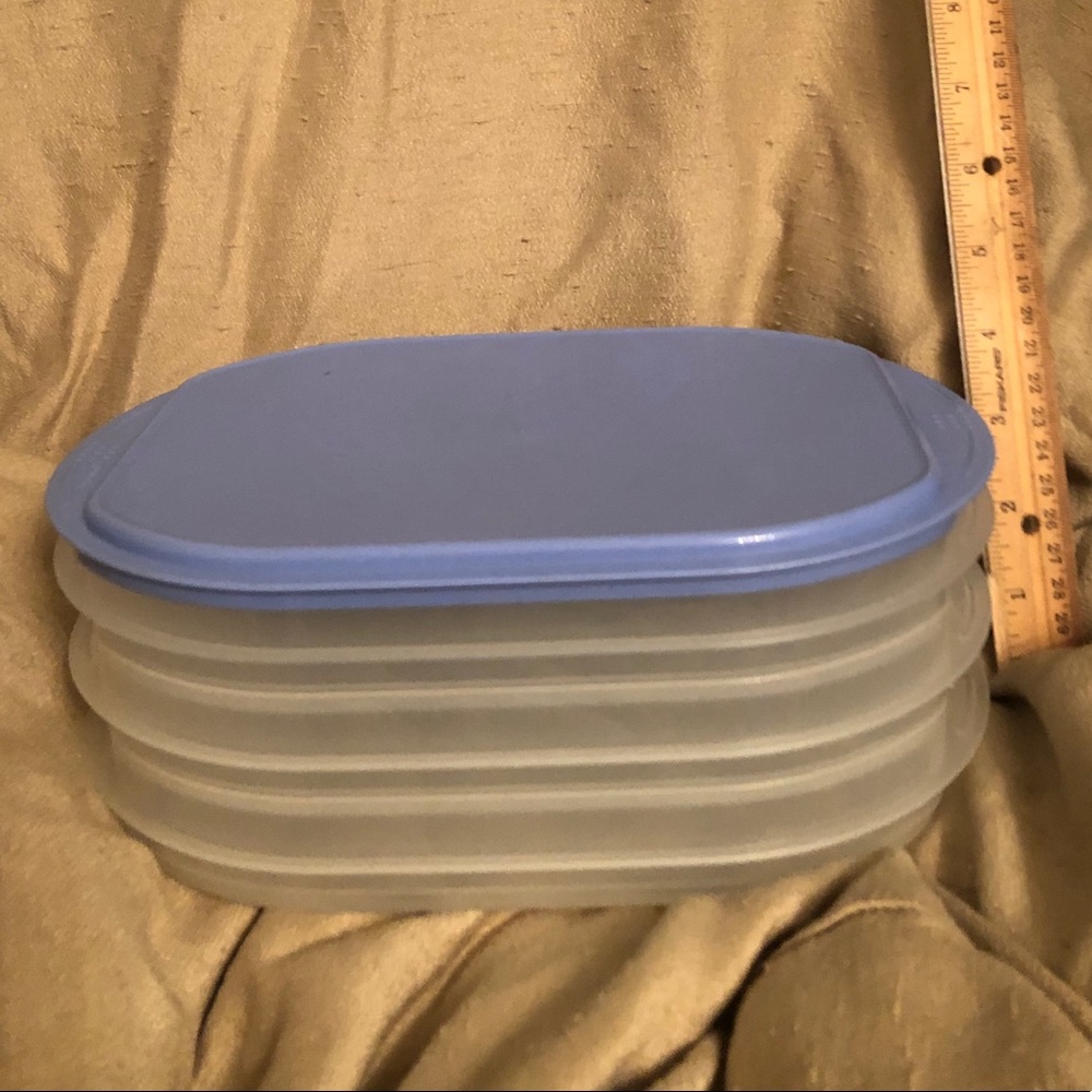 Tupperware stackable deli keeper